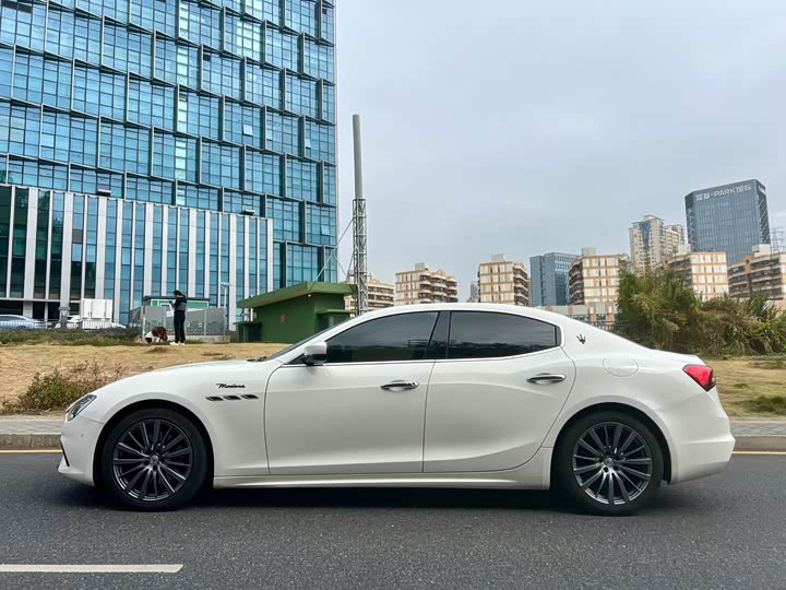 Фото 3 - Maserati Ghibli