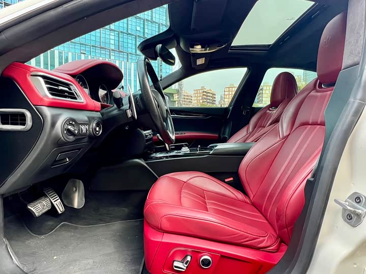 Фото 4 - Maserati Ghibli