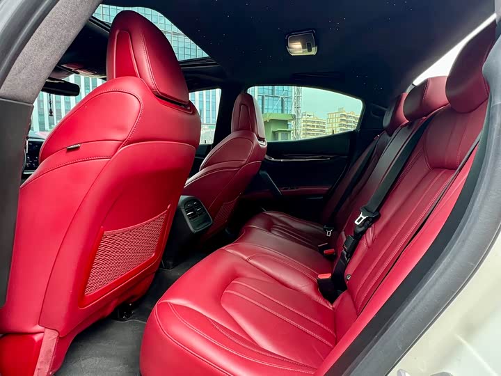 Фото 5 - Maserati Ghibli