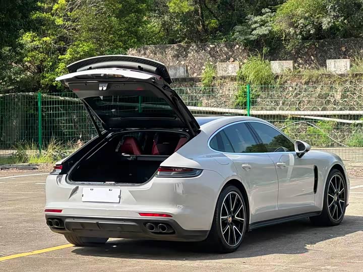 Фото 20 - Porsche Panamera
