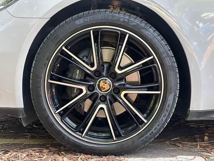 Фото 22 - Porsche Panamera