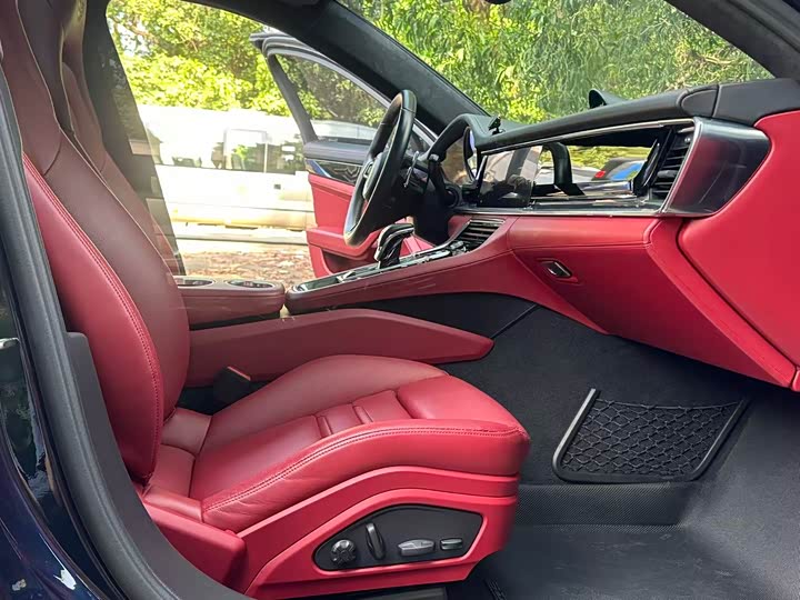 Фото 7 - Porsche Panamera