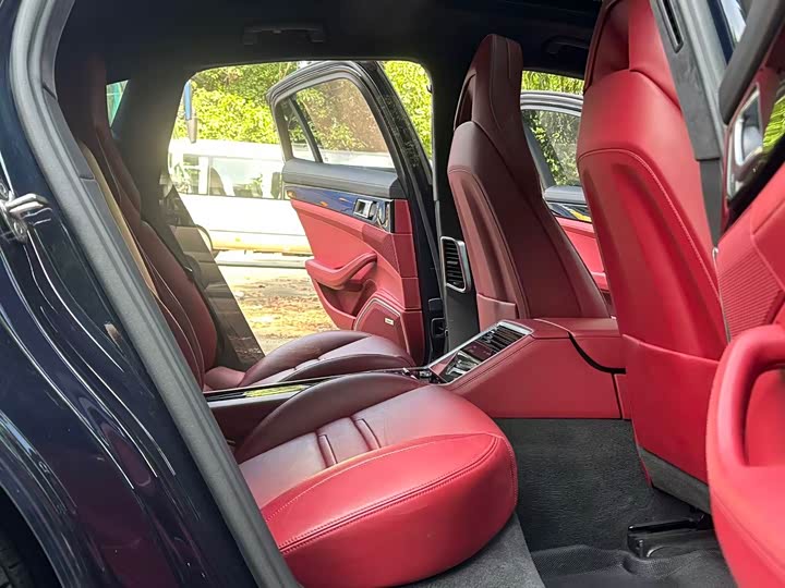 Фото 9 - Porsche Panamera