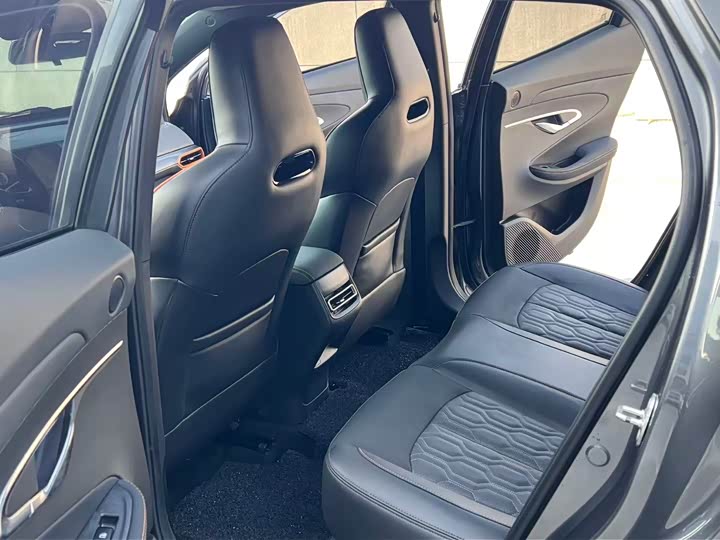 Фото 10 - Changan UNI-T