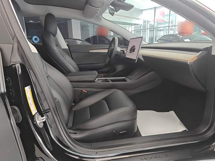 Фото 25 - Tesla Model 3