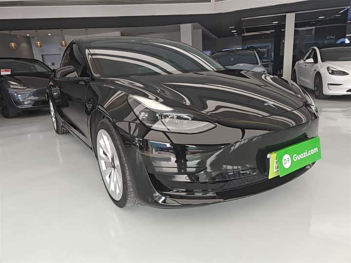 Фото 4 - Tesla Model 3