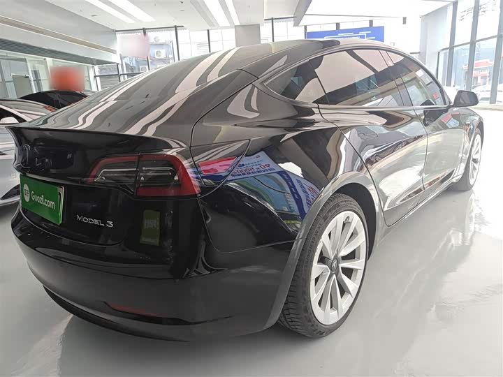 Фото 7 - Tesla Model 3
