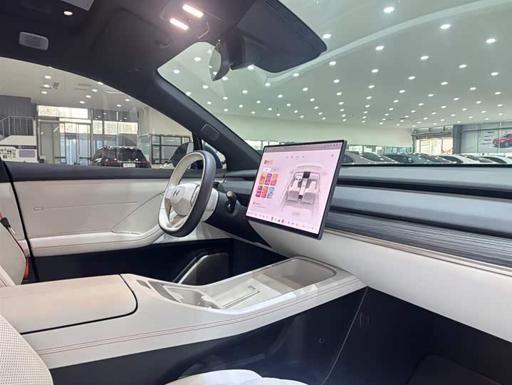 Фото 15 - Nio Onvo L60