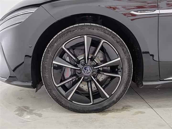 Фото 17 - BYD Han