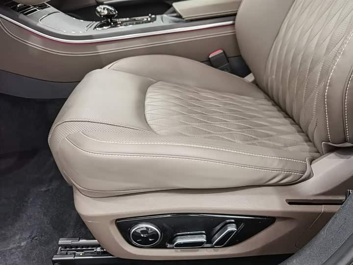 Фото 20 - BYD Han