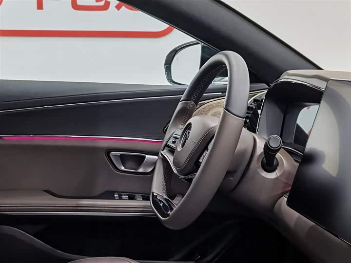 Фото 22 - BYD Han