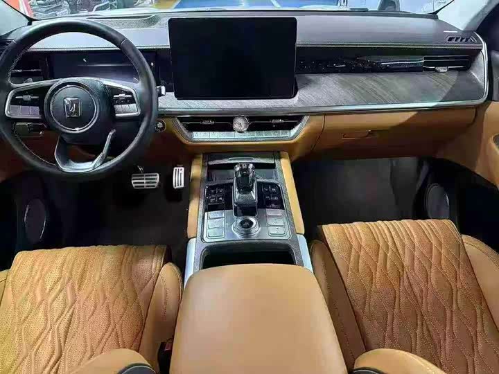 Фото 4 - Tank 500 Hybrid