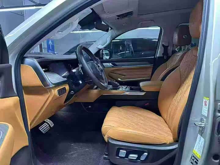 Фото 5 - Tank 500 Hybrid