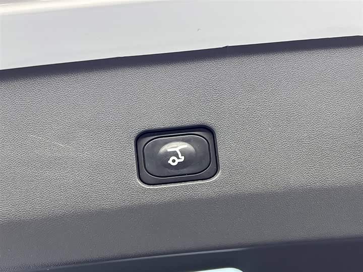 Фото 10 - Ford Edge