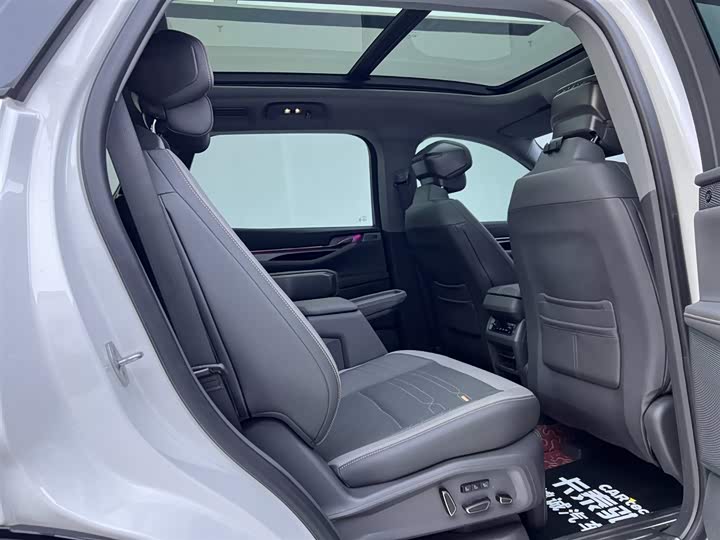 Фото 21 - Ford Edge