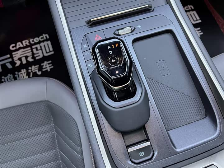 Фото 26 - Ford Edge