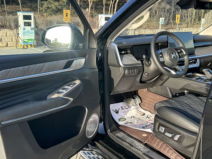 Фото 14 - Tank 500 Hybrid