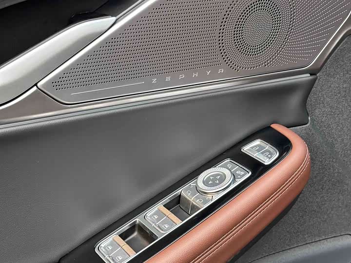 Фото 13 - Lincoln Z (Zephyr)