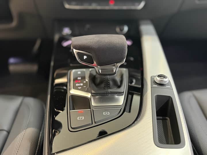 Фото 10 - Audi A4