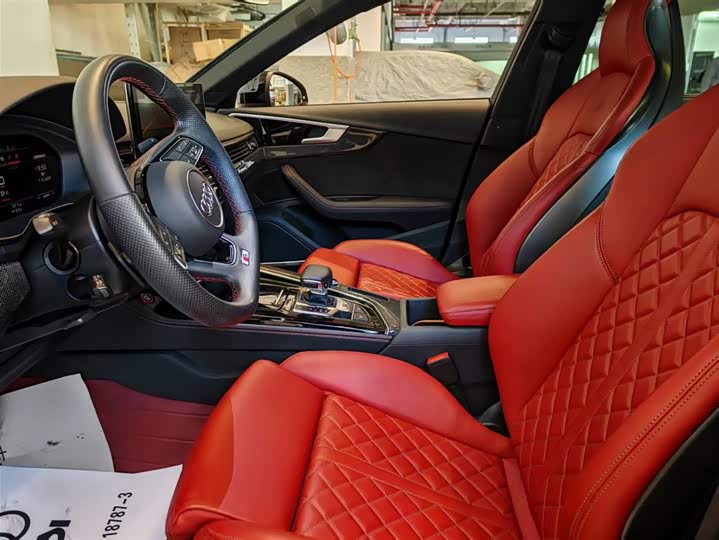 Фото 13 - Audi S4