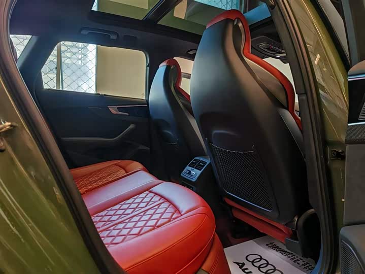 Фото 15 - Audi S4