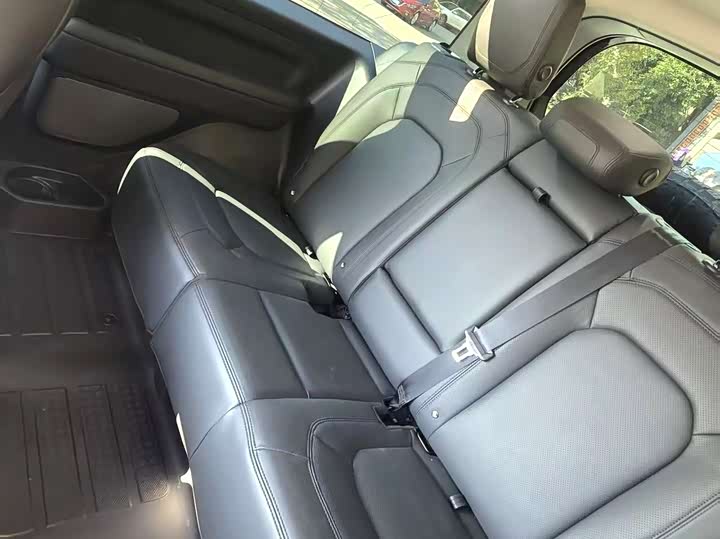 Фото 7 - Land Rover Defender