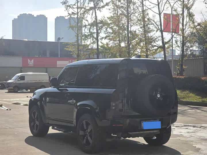 Фото 9 - Land Rover Defender