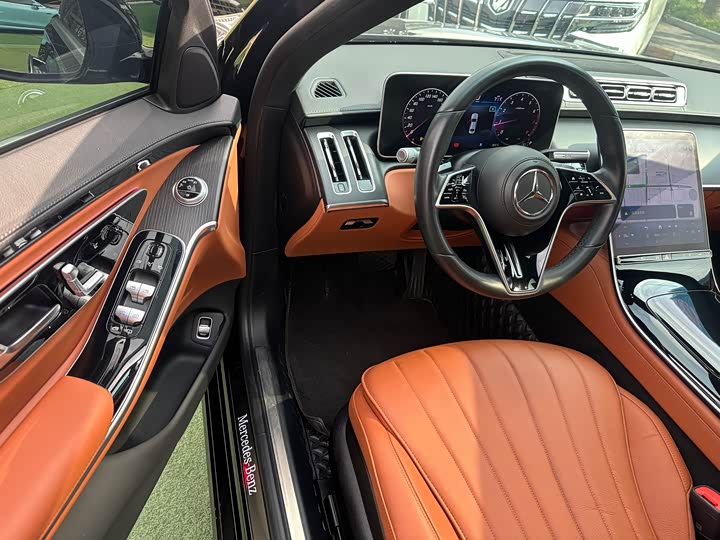 Фото 10 - Mercedes-Benz S-Class