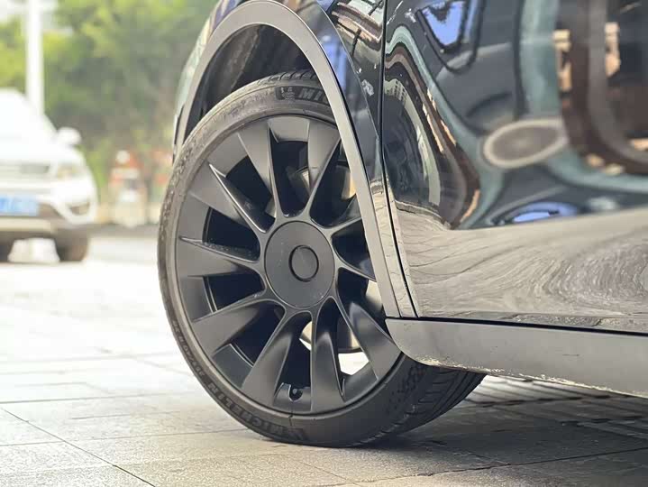 Фото 10 - Tesla Model Y