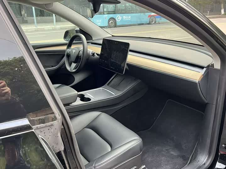 Фото 18 - Tesla Model Y