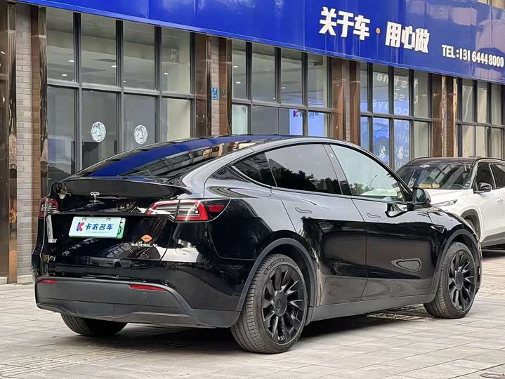 Фото 4 - Tesla Model Y