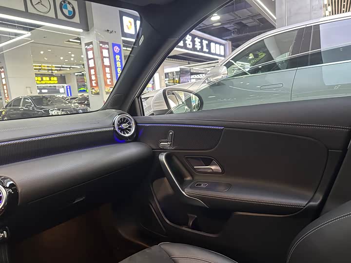 Фото 18 - Mercedes-Benz A-Class