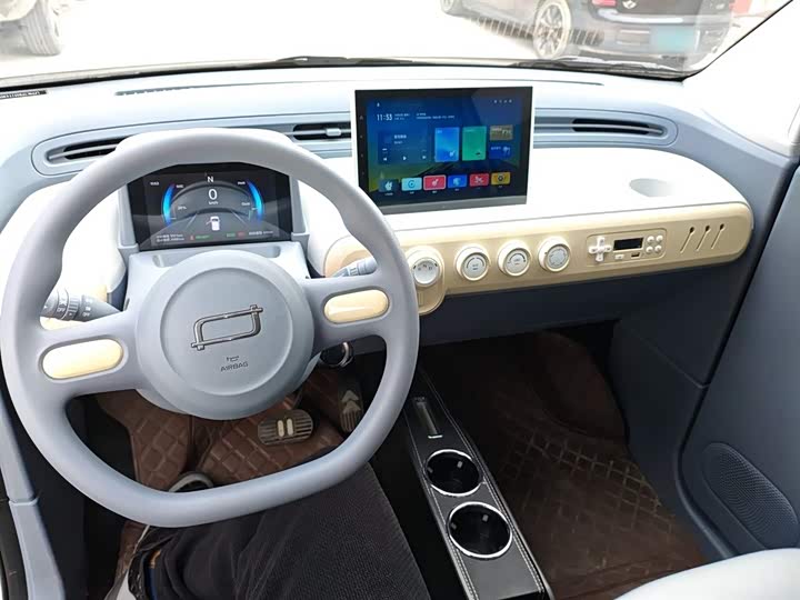 Фото 10 - Bestune Pony