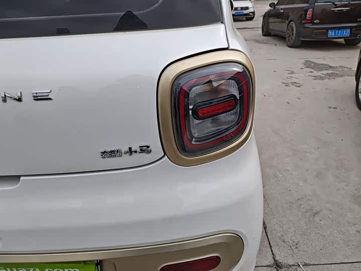 Фото 8 - Bestune Pony