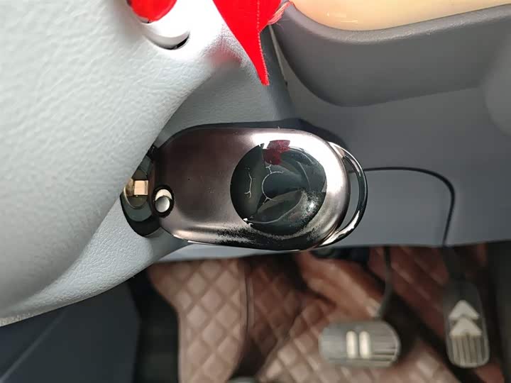 Фото 9 - Bestune Pony