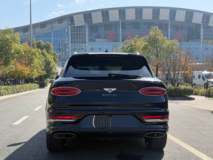 Фото 16 - Bentley Bentayga