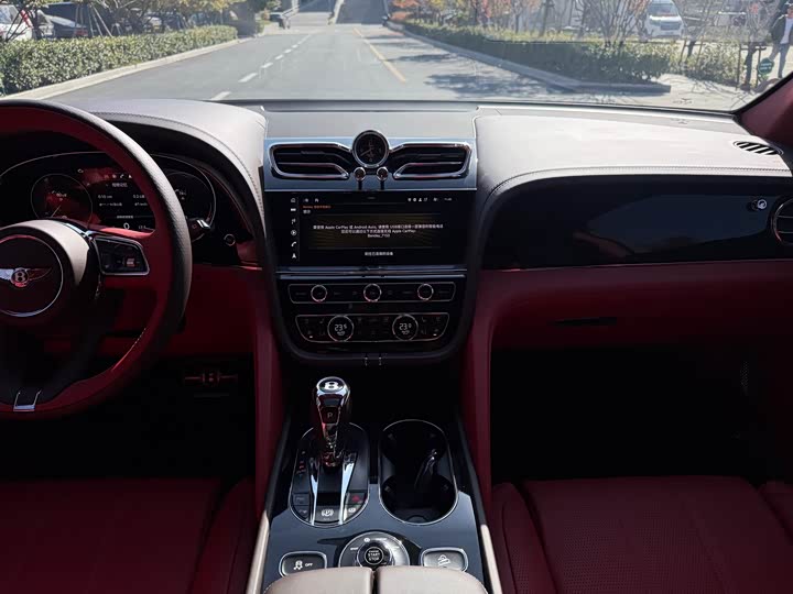 Фото 9 - Bentley Bentayga