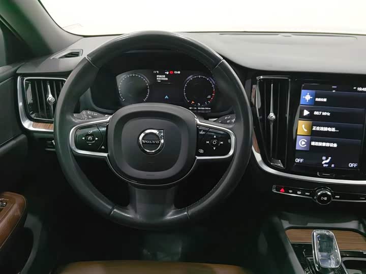 Фото 11 - Volvo S60