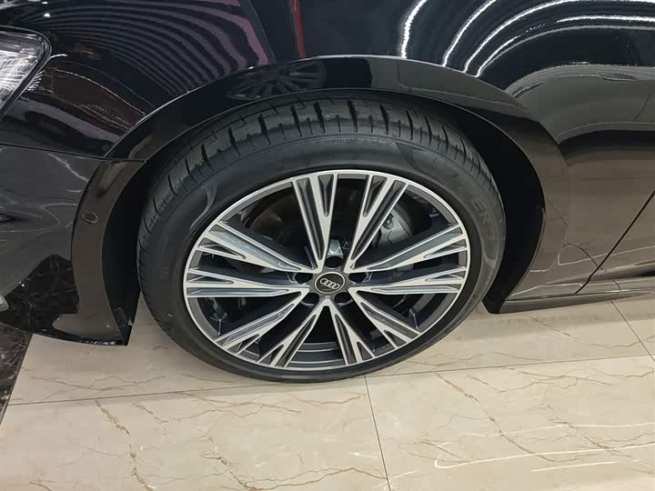 Фото 23 - Audi A6L