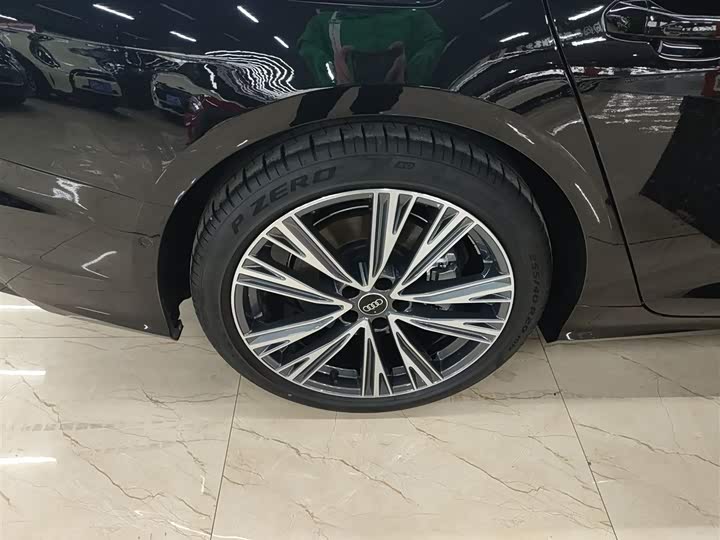 Фото 26 - Audi A6L