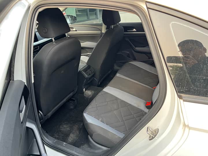 Фото 3 - Volkswagen Lavida