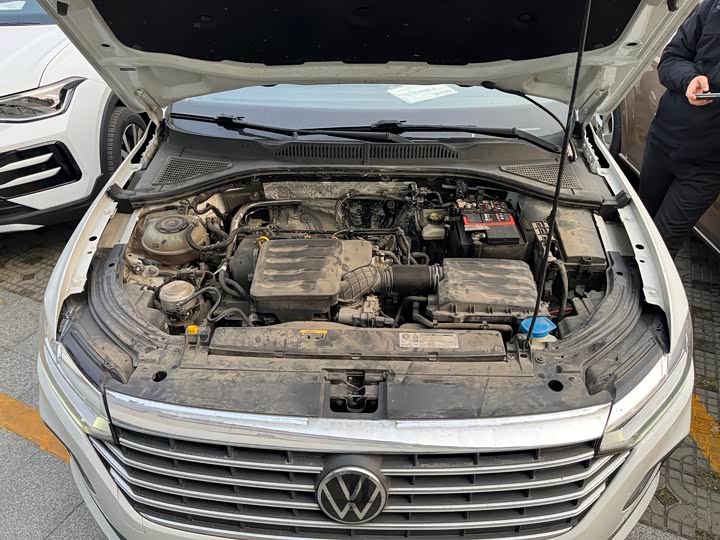 Фото 8 - Volkswagen Lavida