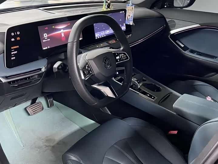 Фото 6 - MG Motor 7