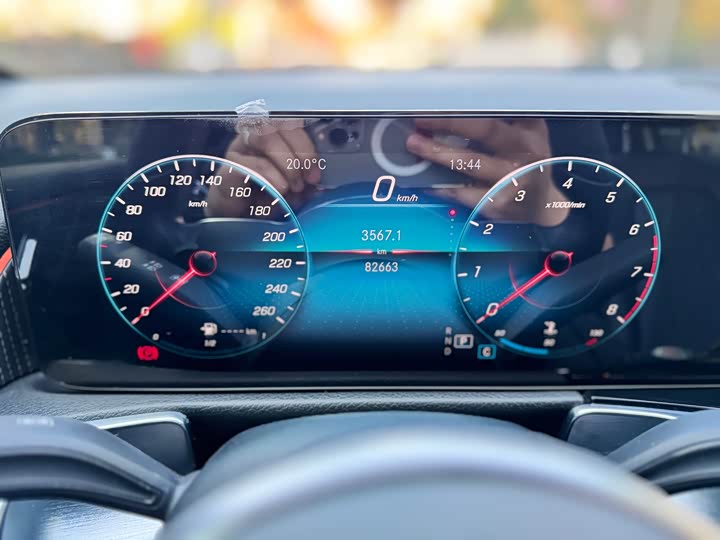 Фото 14 - Mercedes-Benz GLB-Class