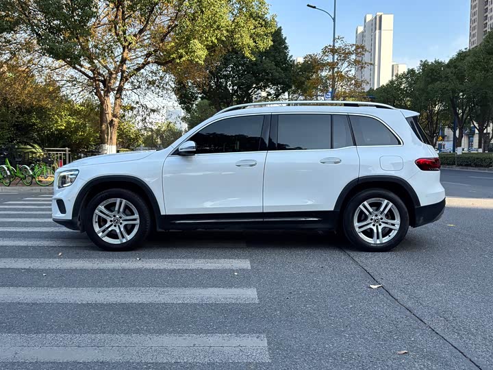 Фото 4 - Mercedes-Benz GLB-Class