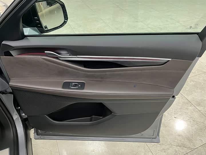 Фото 12 - Ford Edge