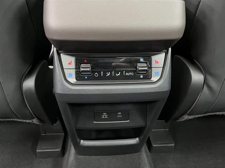 Фото 15 - Ford Edge