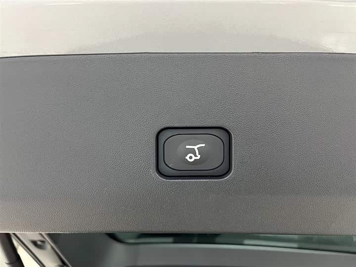 Фото 19 - Ford Edge