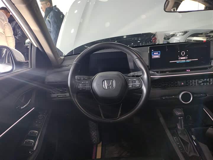 Фото 11 - Honda Accord