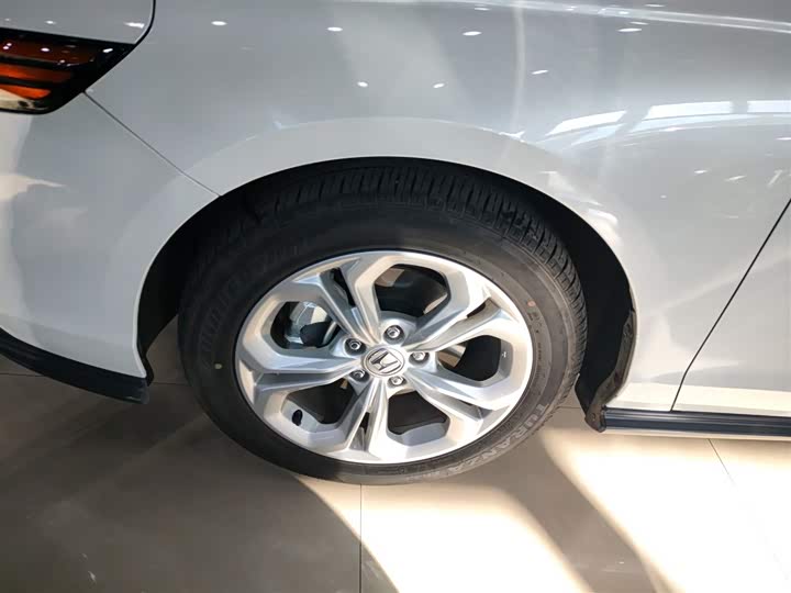 Фото 23 - Honda Accord